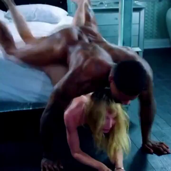 黑人猛男狂干金发骚货酒店激战