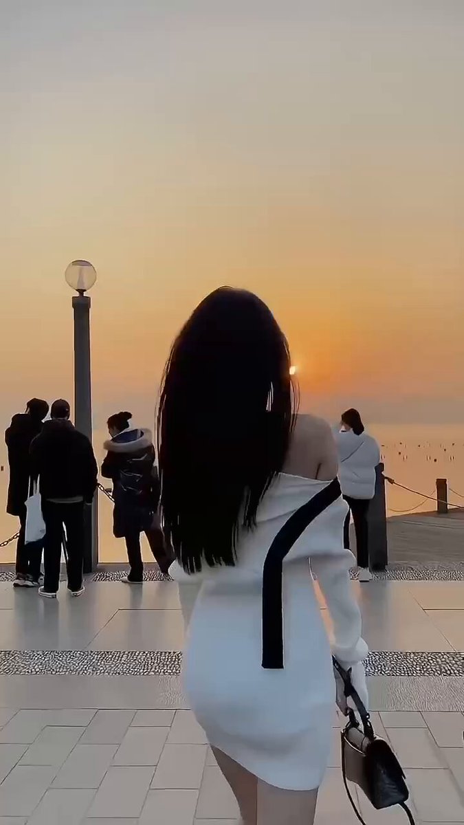 #上海 

SH 瑜伽🧘‍♀️教练（有证），小🍠运动博主，热爱瑜伽，高尔夫运动 
00 年，身高178  🐻c，肤白貌美，有趣的灵魂，灵动的幺，√脖的🥢，sex的...