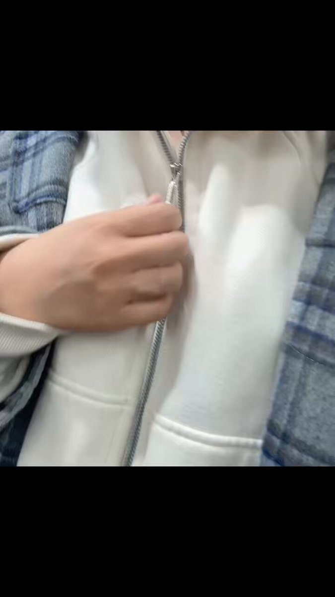 wataa💛 ¡Qué sexy en el ascensor!