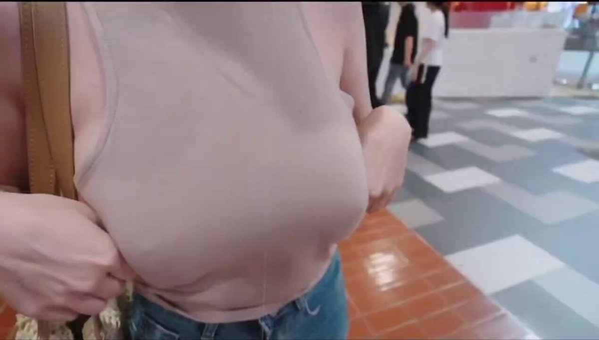 商场露出初体验🫣 