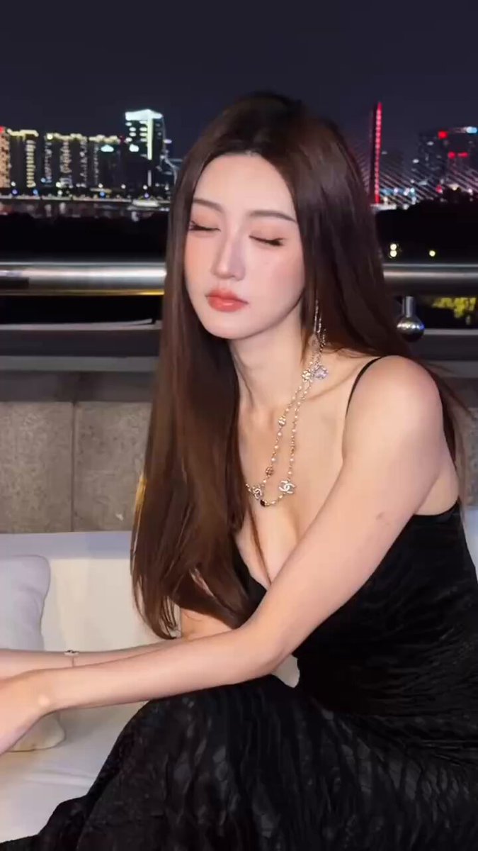 #Beijing🏠5 Wanita Asing Usia: 00 Tinggi/180D Tubuh berkepala sembilan ala anime, bentuk tubuh S, wajah cantik alami, wajah mungil nan ha...