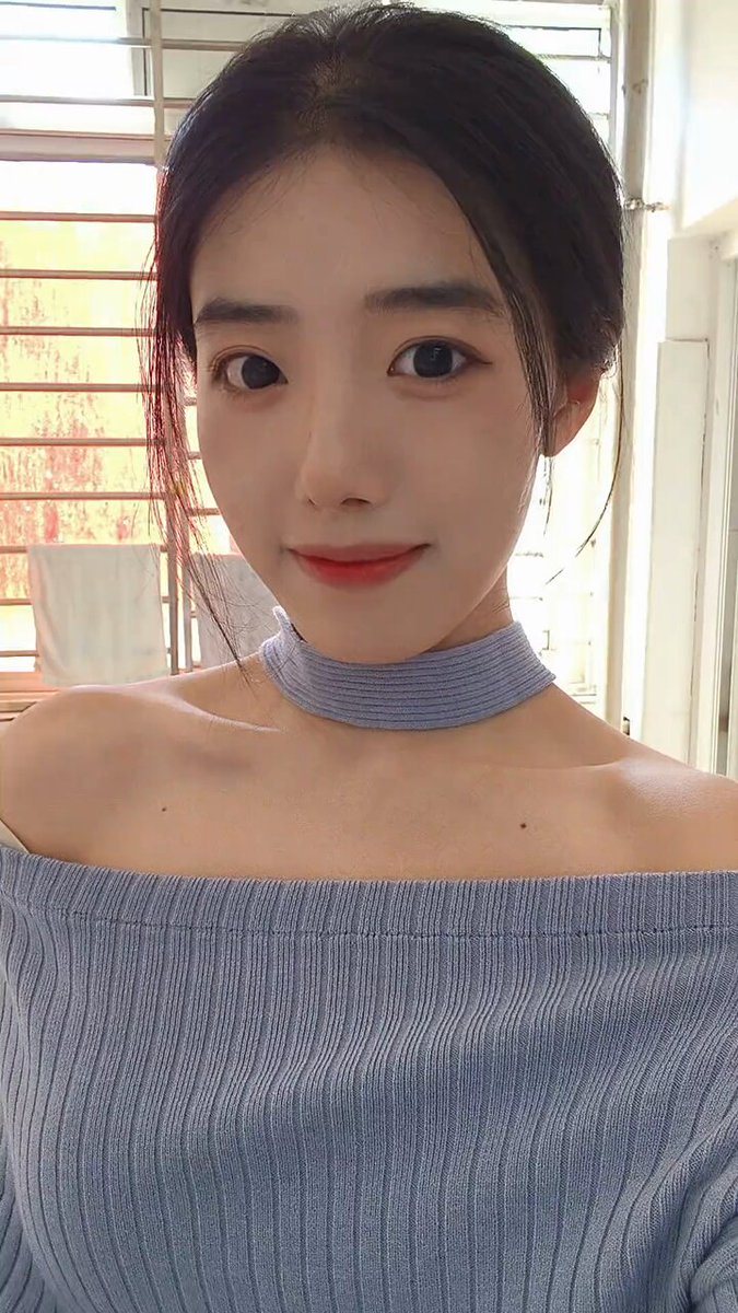 Pure Beauty Shoulder Tease! Big Eyes & Red Lips Selfie — Super Seductive