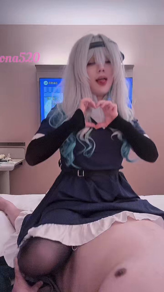 “雌堕小偶像，夺走你的心，快把精液交出来💕”

要坚持比心不能从大胃袋弹弹床上掉下来！

5…4…3…2…1…，成功啦！

那么，奖励粉丝宝宝颜射机会一次...