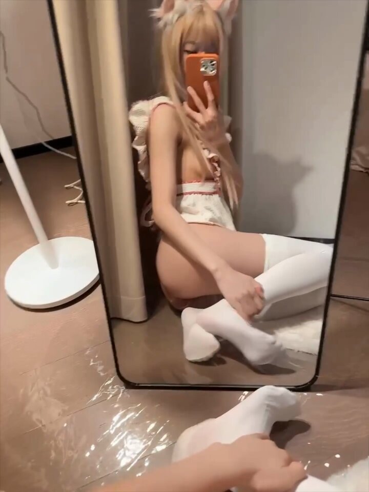 小猫到
#反差 #白虎 #嫩穴 #萝莉 #萝莉母狗 #白虎嫩穴
谢谢 