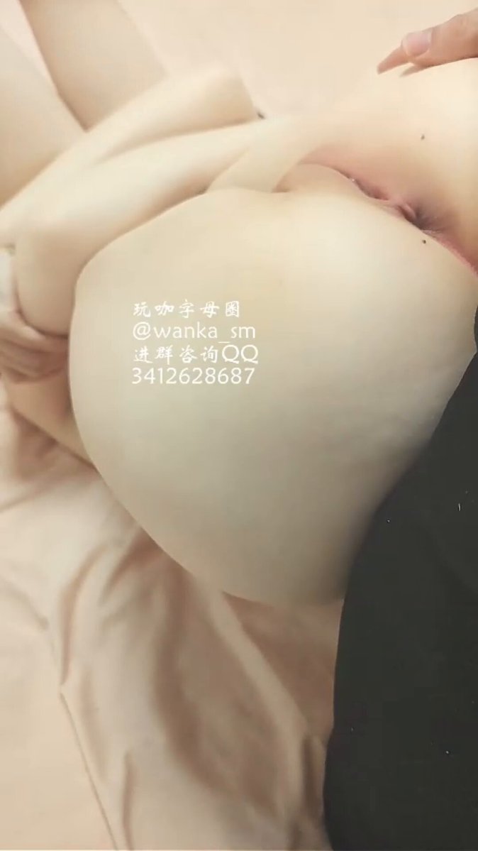 攬狗子入懷
在它正體驗溫存的時候開始羞恥調教
瞬間就讓它上頭
全身的細胞都被調動起來
迎接着主人的寵幸
想看完整視頻請去設置裏打開敏感內容哦
...