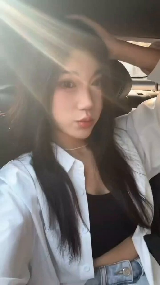 Inirerekomenda ni Zhu Xin ang 💕 Lokasyon 📍: #Hangzhou Xinghai Dance School, third-year dance student 🫧🉑️ Magagawa ang mga split on si...