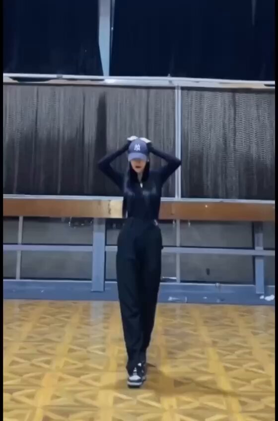 #上海
 
03 178D 55kg
四川音乐学院舞蹈生
    皮肤雪白 性格温柔 ?上海臻选?

?️：tuantuanww1
?：3351677079
看照门槛?100（永久有效）备注zfb口...