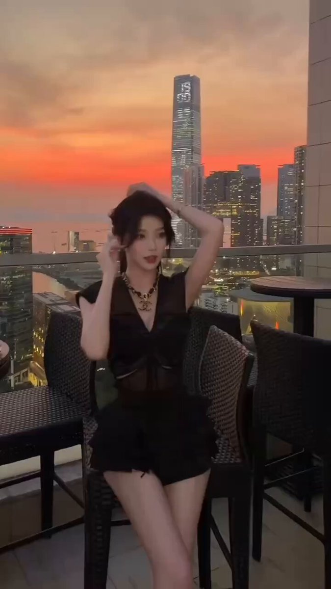 #上海 W⬆️ 纯御
03年身高175cm. 体重98🐻D
五官精致 打扮洋气
皮肤雪白 沙漏身材
性格开朗大方 温柔可爱 
只见素质有缘人、外卖只送五星
199🧧入会...