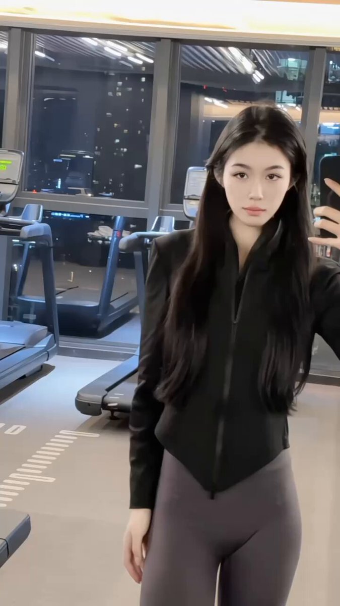 Late-Night Gym Black-Stockings Beauty Selfie! Tight Yoga Pants and an Irresistible Perky Butt