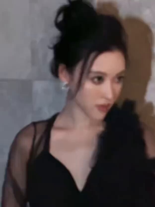 #Pékin🏠W Sosie de Julie, mannequin à temps partiel, pratique le fitness quotidiennement • 180 cm, poitrine 38E, abdos, fesses rebondies ...