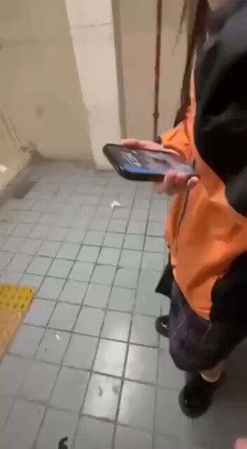 小妹妹在学校消防通道跪地露脸口交，调教从娃娃抓起 #调教 #校园女生 