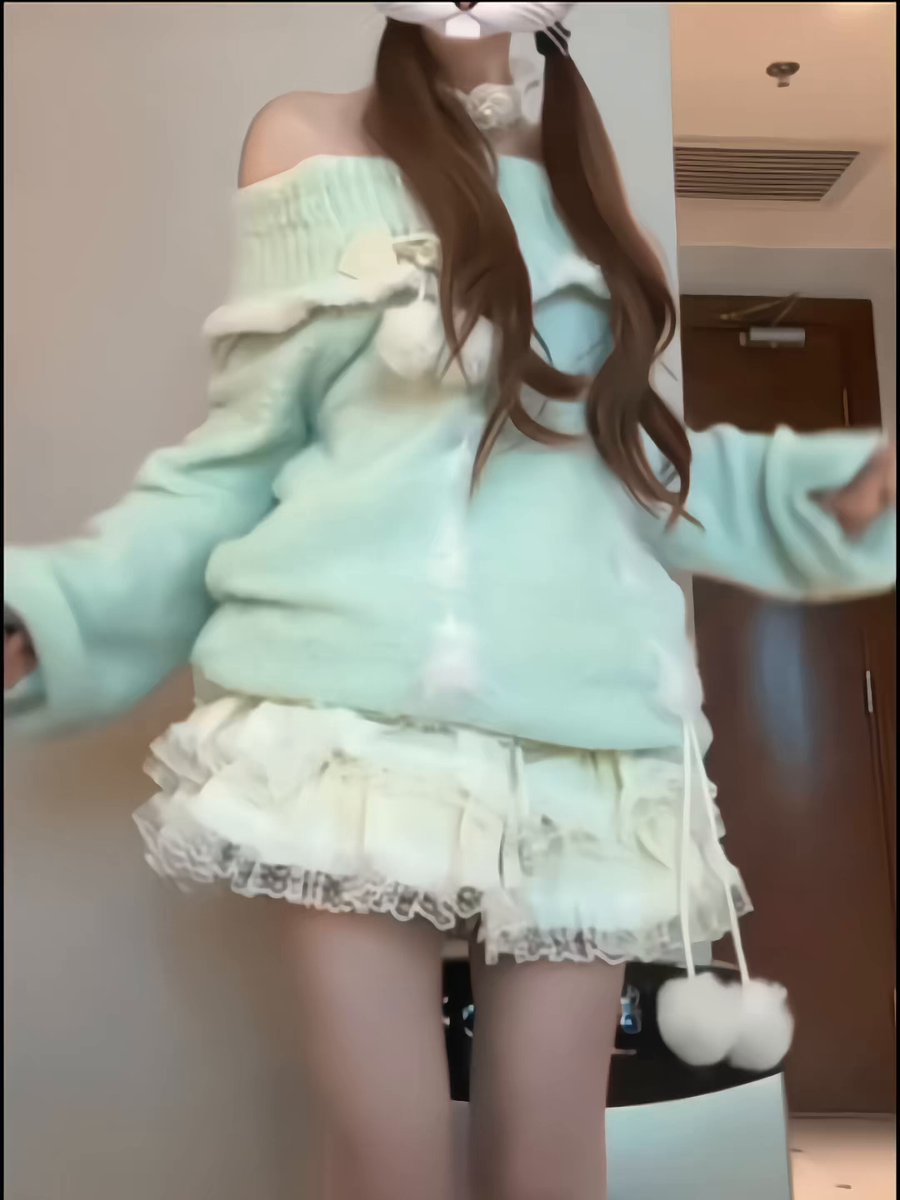 Saya tidak mahu menari di hadapan skrin, saya mahu menumpang di belakang abang saya dan bergoyang.

 

  