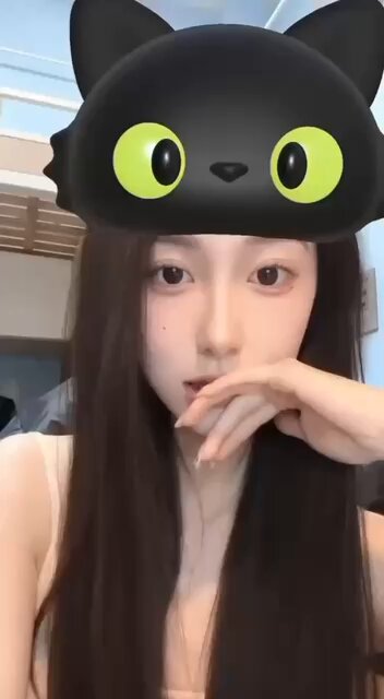 베이징 애플 5w 린즈칭은 베이징 출신으로 현재 베이징복식기술대학교에서 재학 중이며, 첫 아르바이트를 하고 있습니다. 키 168cm에 가슴 사이즈...