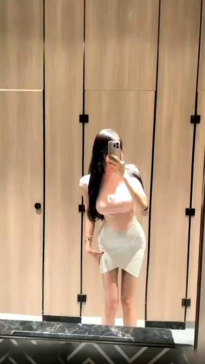 #上海 家五外万 
喜善
身高178 天然E天然 #白虎 
平面模特 法拉利御用车模（可验证App）偶尔佛系 
只见有元人 全身无整  
气质女神类型 御姐高纯 ...