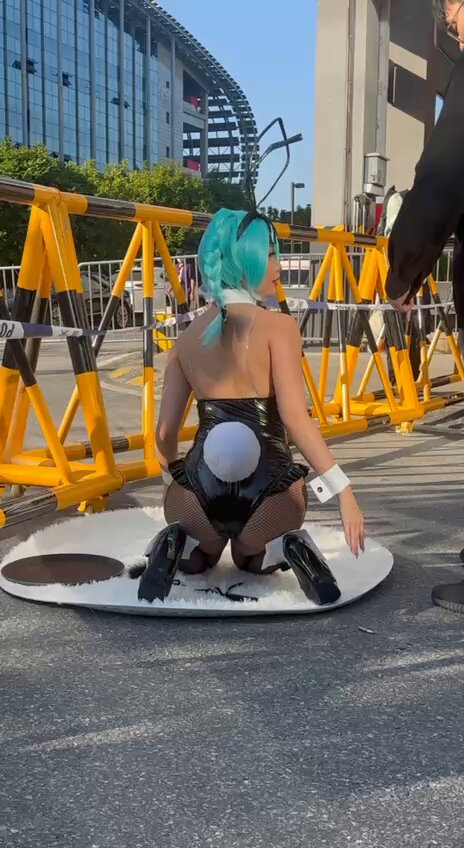 来自TG群友的 #萤火虫漫展 资讯视频   感谢分享    欢迎

#漫展 #cosplay #萤火虫 #广州漫展 