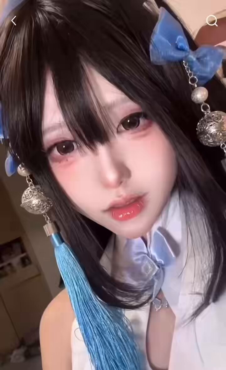 精致不是为了取悦谁，是为了讨好自己的眼睛。自给自足的光，永远都不会暗。
#上海 166 D 03 多套 #cos
嗲妹萝莉音 🧸. 甜美 #蘿莉  莼欲天花板 
🐧...