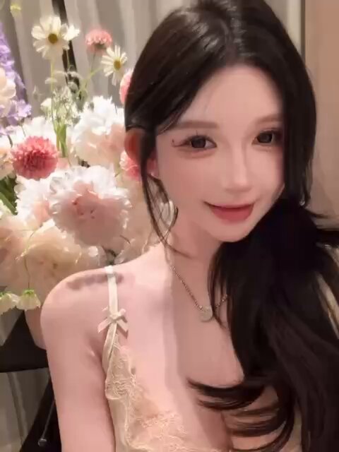 上海顶级纯欲天花板  硬5
•Height身高/170 Bust胸围/E 2003年
.南艺网红舞蹈生，柔韧性极好可以一字马
.高素质，高修养，性格软萌，双商在线.
！因...