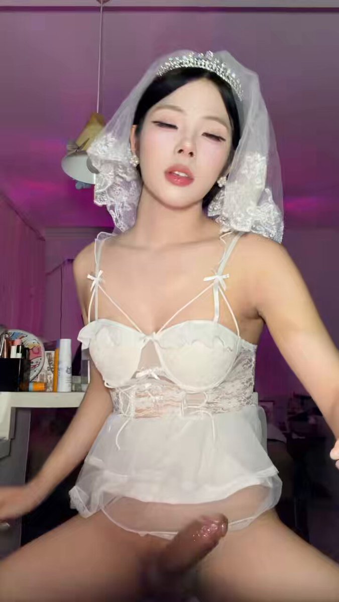 新娘婚纱诱惑！美艳新娘骑乘巨屌疯狂自慰高潮