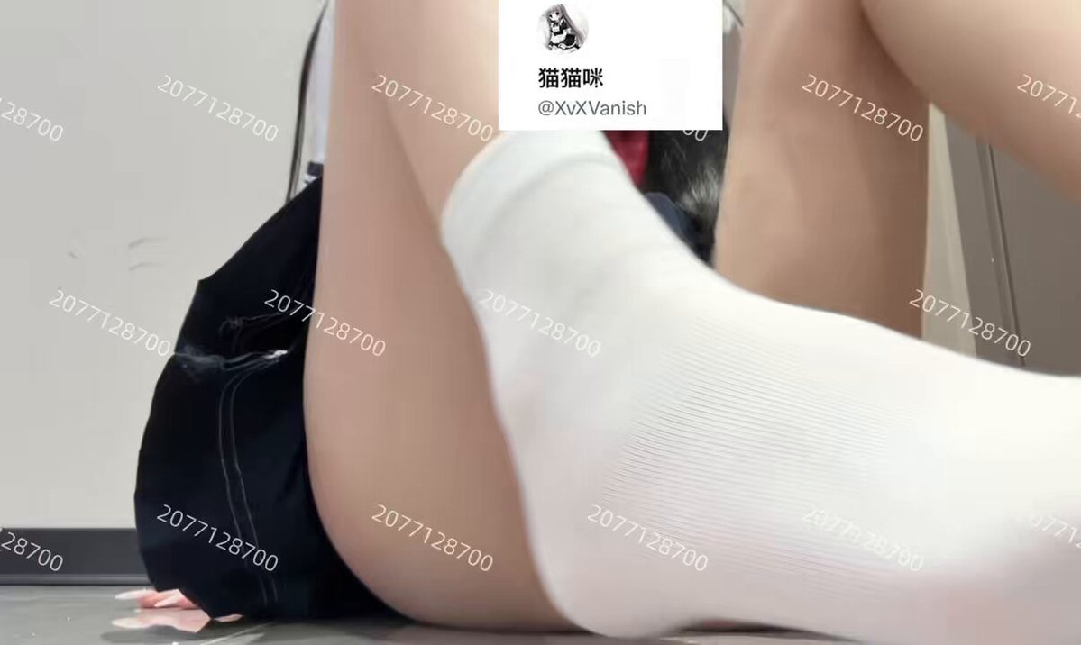 চাচা, তুমি আমার প্রস্রাবের জায়গাটা চাটছো কেন?




 