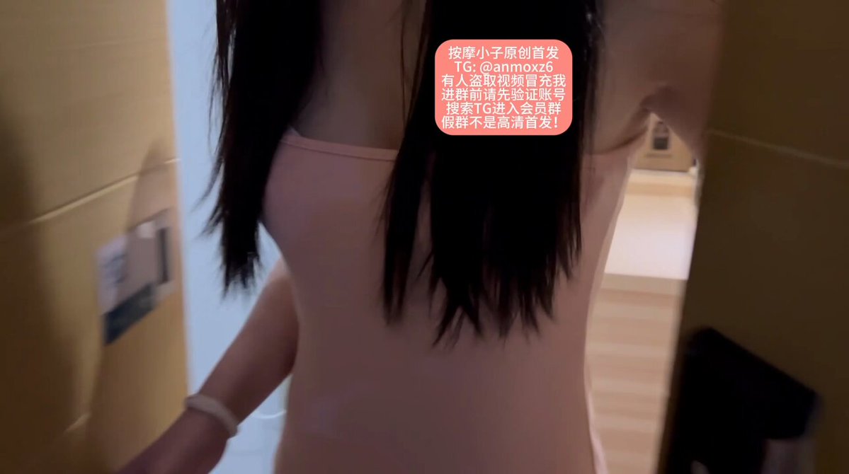 背着男朋友出来放松，平时爱好跳舞，皮肤白嫩紧致，细腰肥臀极品身材，鲍鱼肥美汁水多，抱腿深喉口交，劈叉后入猛操，十分淫荡 