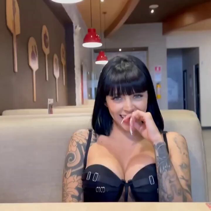 Chudai 💦
#nsfw #sex #porn #naked #nudes #hentai #squirt #pussy 