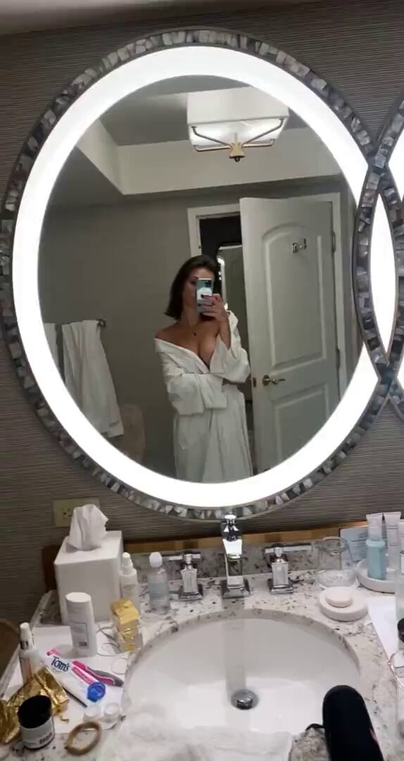 Hotel Bathroom Robe Half-Off! Sexy Beauty with Big Breasts Selfie Temptation Overload