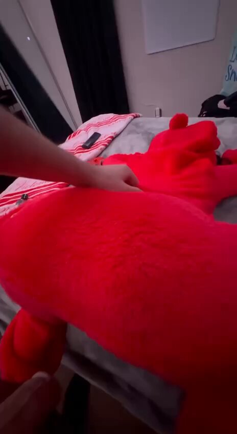 Red Plush Giant Butt Hardcore Fuck! Perky Butt Shakes on the Bed, Cock Plunges Straight into the Honey Hole