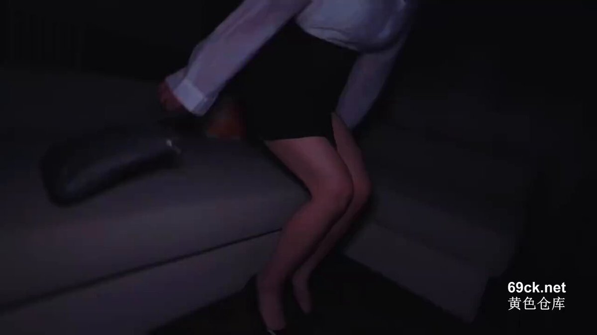 큰 가슴, 속이지 않는 여자 레이서의 육체적 시련은 욕망의 그림자 아래서 복종적인 암컷이 됩니다. 