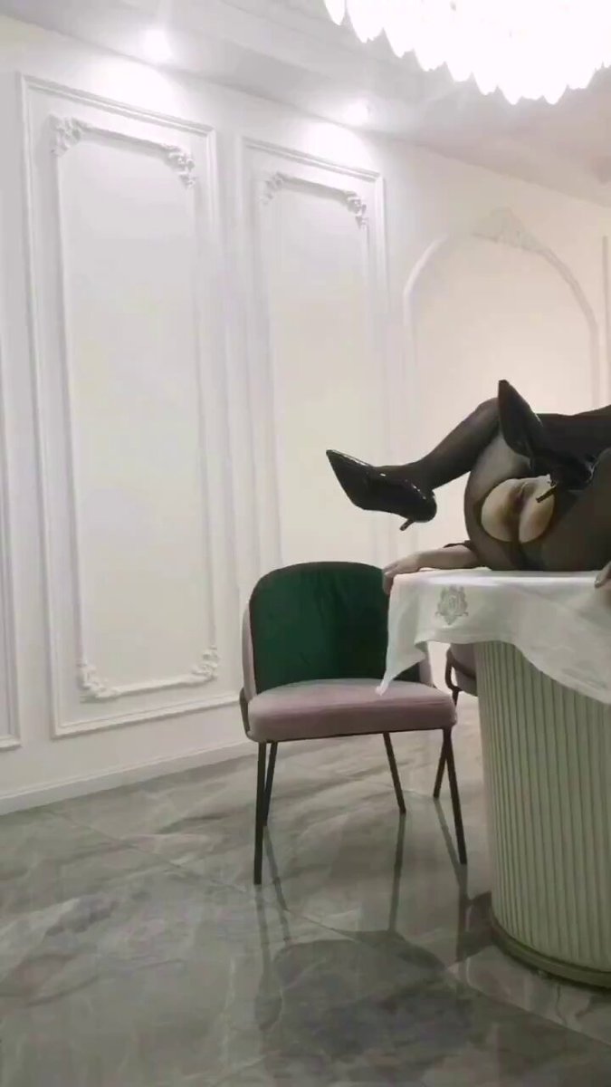 wataa❤️极品黑丝长腿女神❤️电竞网吧调教黑丝小母🐶😎无缝黑丝配华奴天伦绝对是攻速神器👍深喉站立后入解锁各种啪啪姿势😈 