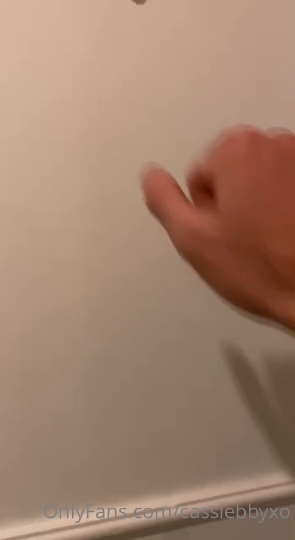 厨房狂野口交！金发辣妹深喉巨屌翘臀摇摆狂干