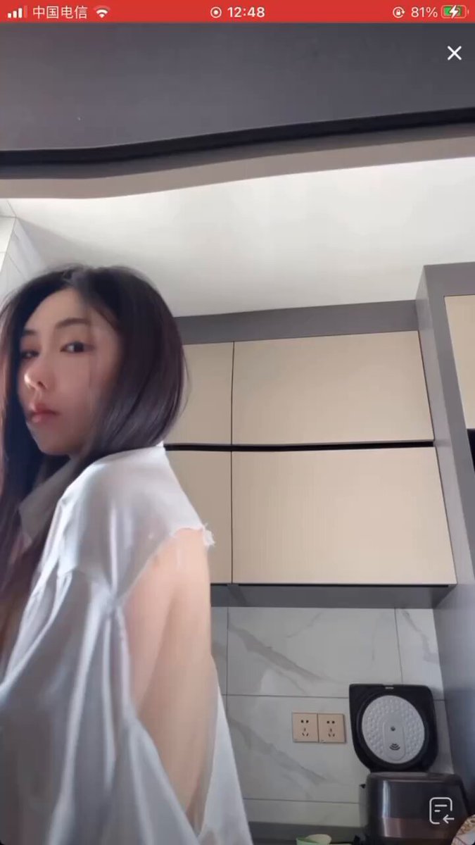 恨不得在抖音全裸了吧 