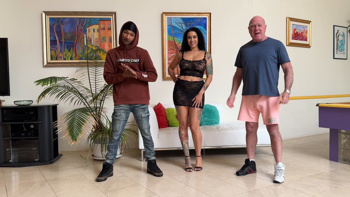 On set today with super hot babe Rae West and Scotty P for Perv City 😃

ANAL

🤩🤩🤩👏👏👏😍😍😍 