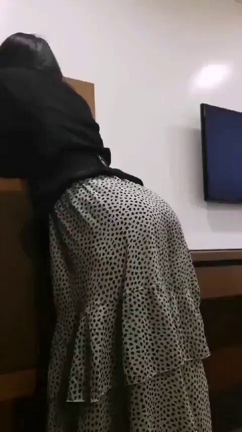 平常看上去气质优雅的姐姐是这以骚骚的，做起爱来还喜欢撩起裙子撅起屁股就来。。。。 