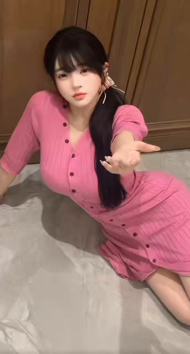 Pink Dress Beauty Kneeling with Perky Butt Temptation — Black Long-Straight Girl Pouting Butt on the Floor Waiting to Be Fucked