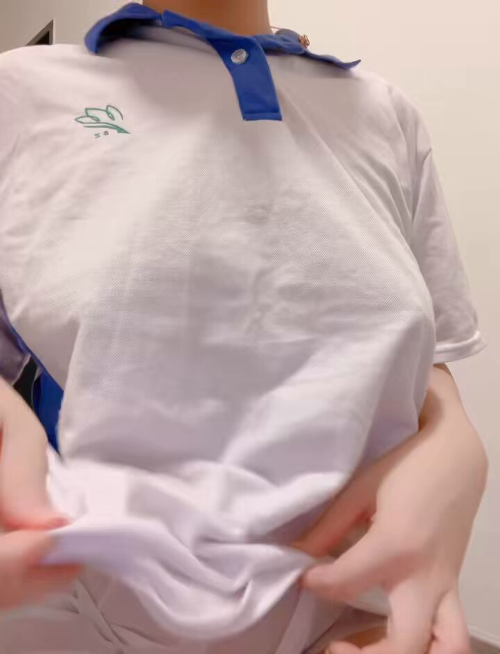Que se cache-t-il sous l'uniforme scolaire de Shenzhen ?