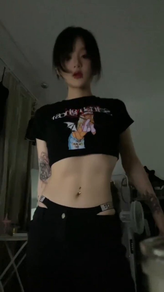 上海“由乃”在校大学生
🉑穿刺 有纹身 地下乐队主唱  cos  #二次元 不良少女系  #地雷系 
19岁  165  90  b
#小纯 #cos 

咨询👇
🐧：2632989133
🛰️...