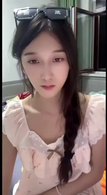 我刚开播十分钟就上人了，来了好多臭弟弟 