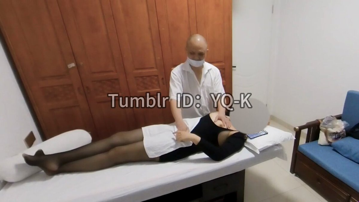 #YQK #露出 #勾引 #人前露出 #露出 盲人 按摩送福利，在按摩店直接被操喷💦大哥说今年46岁还没有结婚，说第一次摸这么大这么挺的奶子，粉丝在旁边...