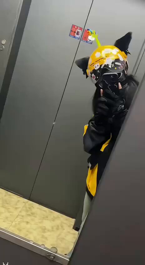 I dag er jeg kledd i mine gule kapper, la oss time dette øyeblikket perfekt! Måtte de som elsker meg elske meg enda mer, og måtte de som ...