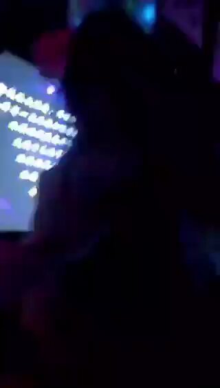 极品少妇报复老公出轨 迪吧买醉被扒开衣服摸大奶，舞台中央当纵吃鸡泻欲，全场尖叫拍视频，太刺激了 ~~

 观看链接在评论区 