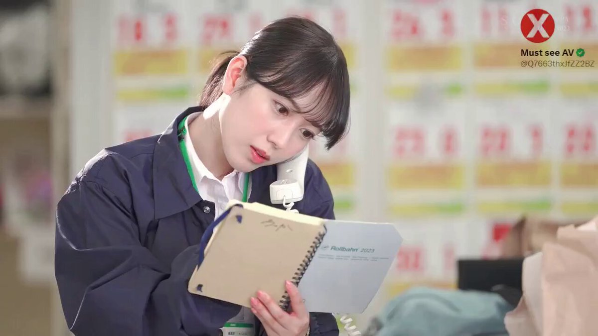 START-194 小凑よつ叶Yotsuba Kominato "这部偷情怕被人听到努力不出声的场景挺多,小凑换了好几双袜子,挺可爱的"