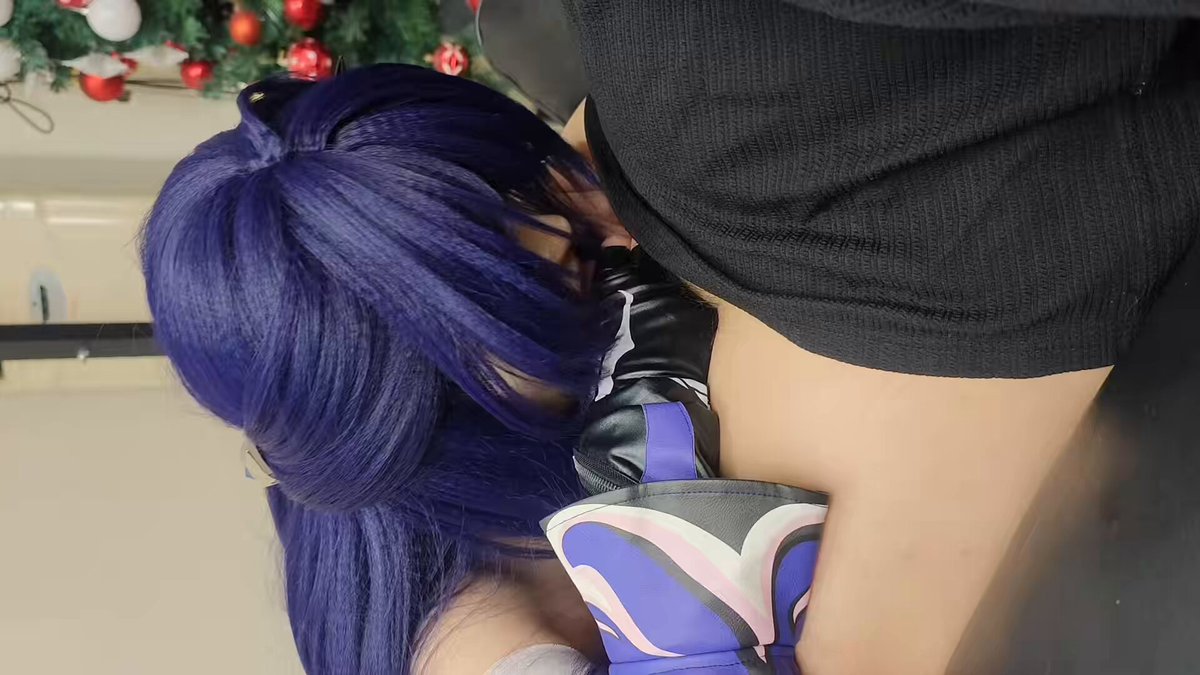 Christmas Purple-Haired Coser with Huge Butt: Intense Dildo Thrusting and Wild Shaking!