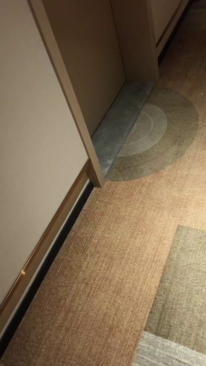 刚下班就听到这种声音，今晚又要睡不着了，隔壁的姐妹就不能声音小点吗😡 