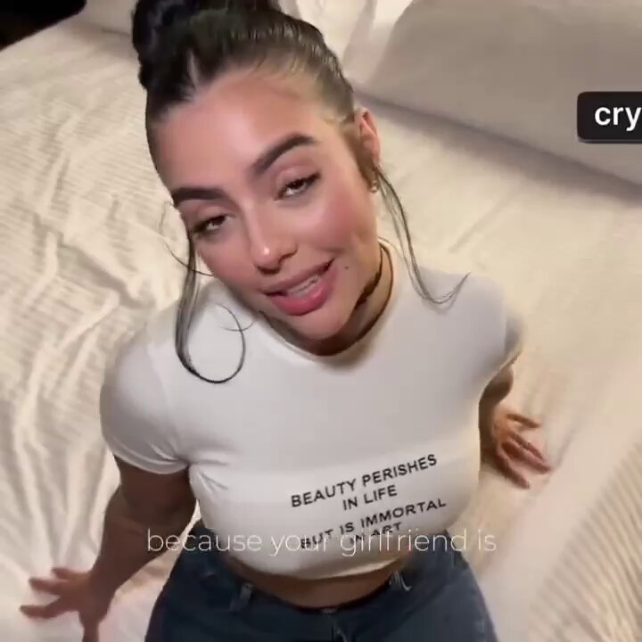 性感混血美女床上狂舔大屌！翘臀后入猛干高潮喷水