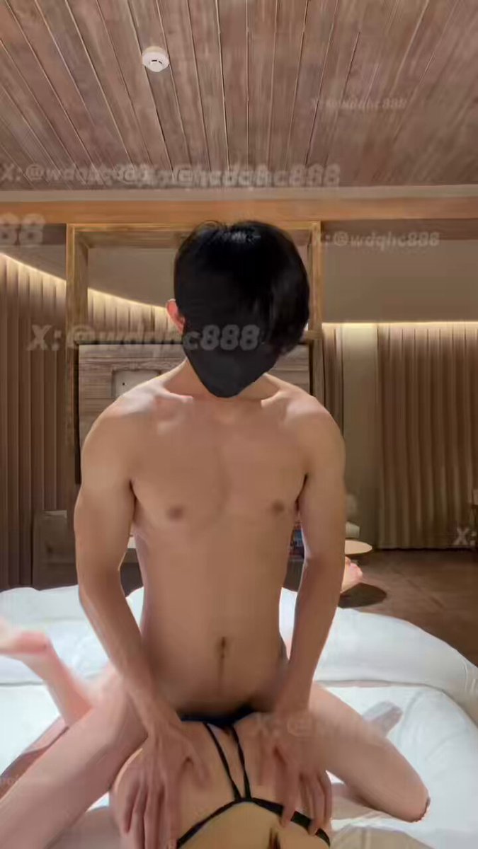 女友被当成飞机杯了😋 