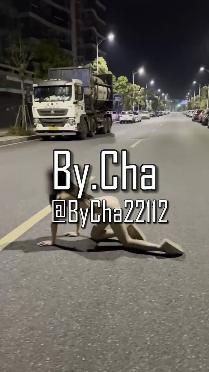 Nighttime Street Naked Crawling Vixen By.Cha — Full-Nude Street Crawling Exposure Spree