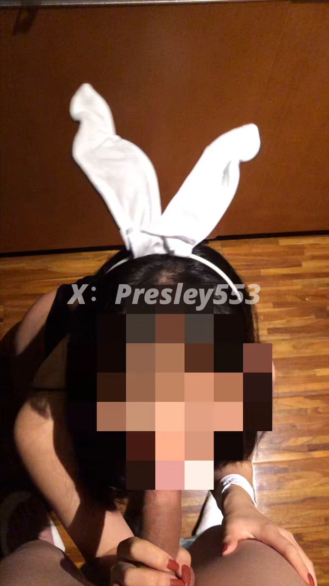 🐰嗦嗦牛子 摸摸腹肌 
嘻嘻好幸福☺️




 