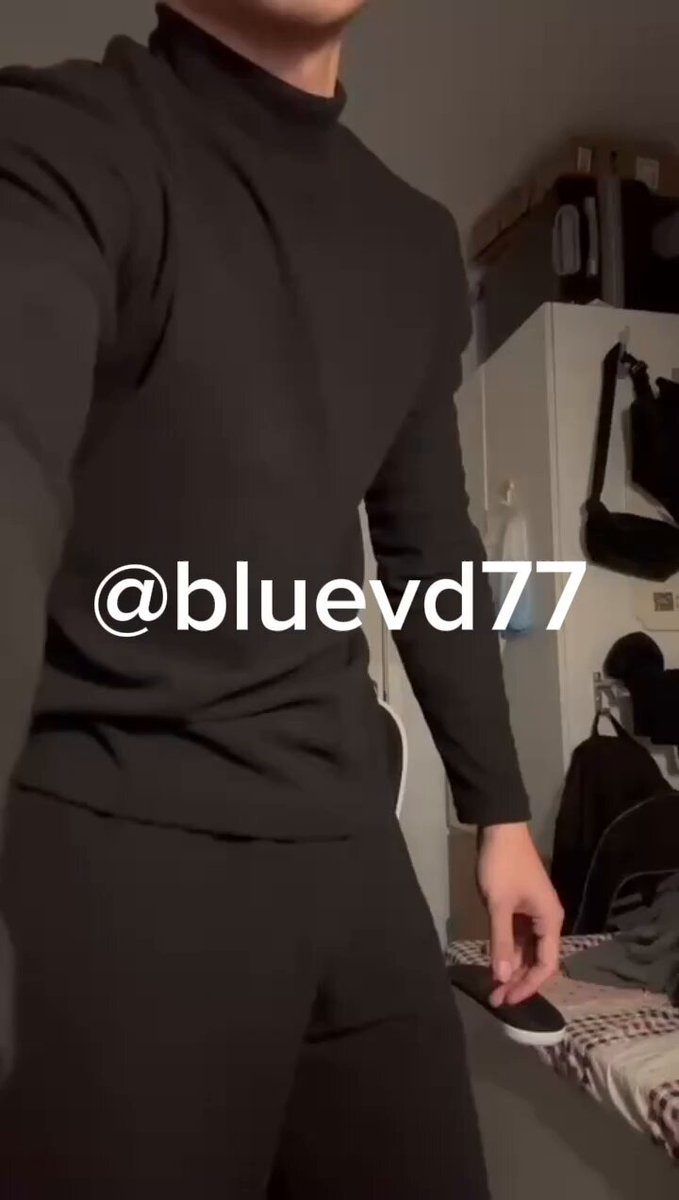 Gym Stud Strips Down! Reveals Cock and Perky Butt, Full Nude Temptation