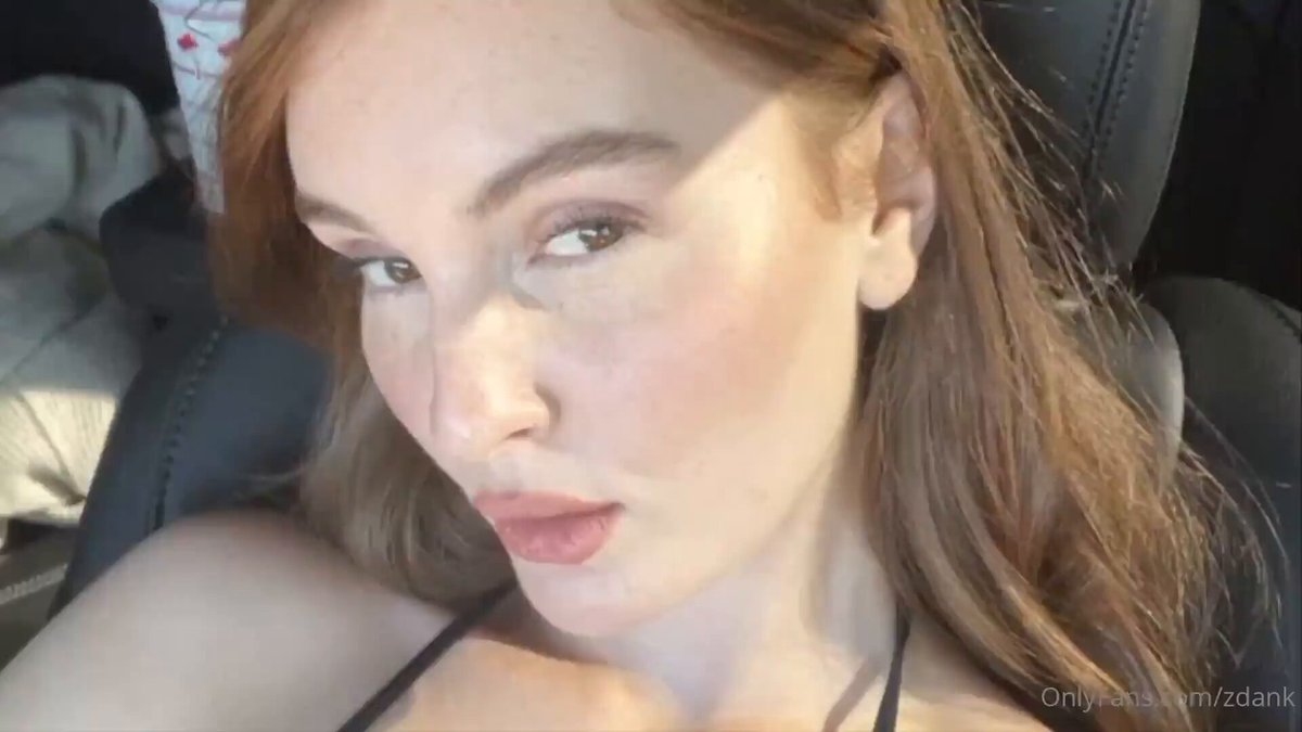 車内でマイクロビキニの赤毛ギャルが誘惑！巨乳・プリッとしたヒップのワイルドなフェラプレイ