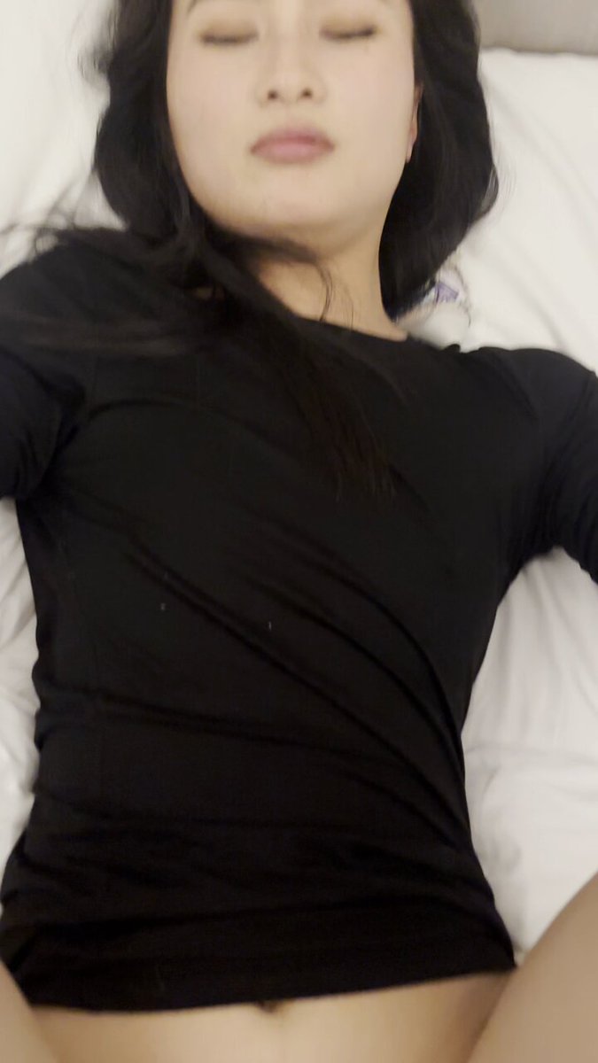 Black-Stocking Beauty on Bed, Legs Spread, Fingers Play Her Vagina, Condom-Covered Big Cock Brings Repeated Orgasms